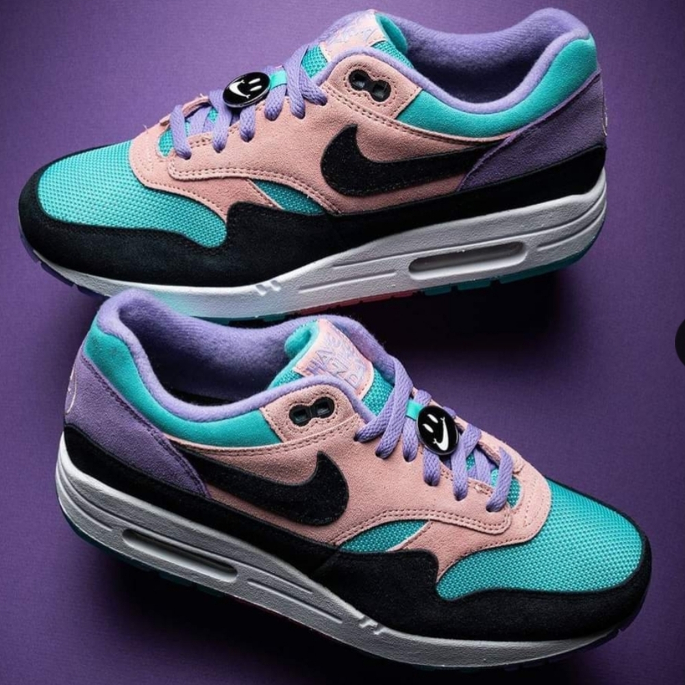 Boy's Nike Air Max 1 Have A Nike Day. - Picture 3 of 10